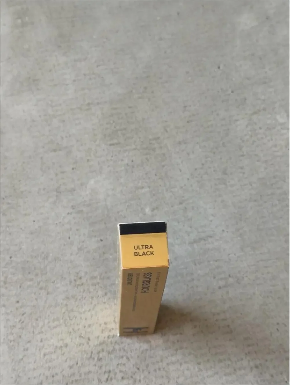Hourglass / Unlocked Tubing Mascara / Ultra Black NIB